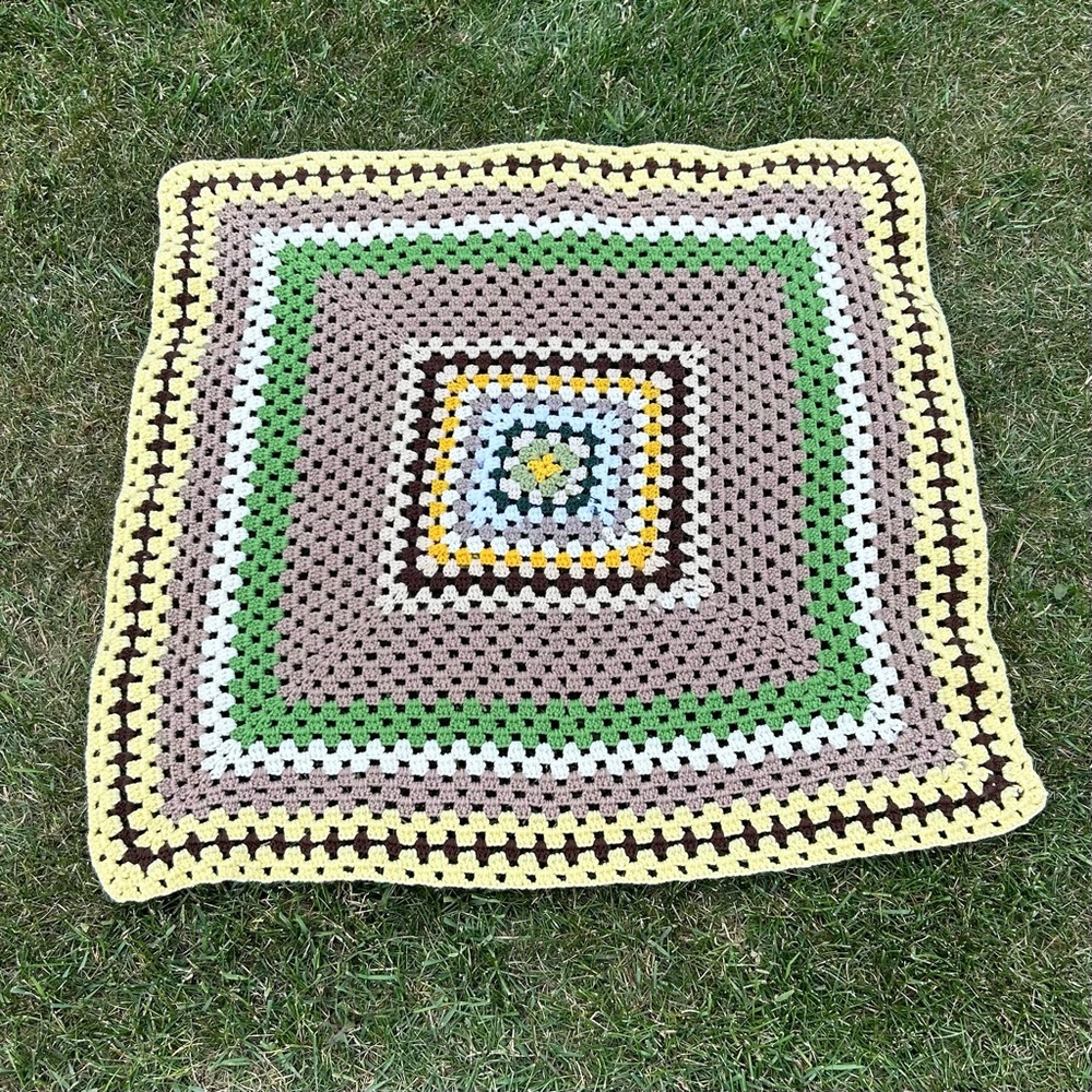 🔥5/$25 29in sq Crocheted Lapghan - Lap Blanket - Throw - Green/Brown/Yellow